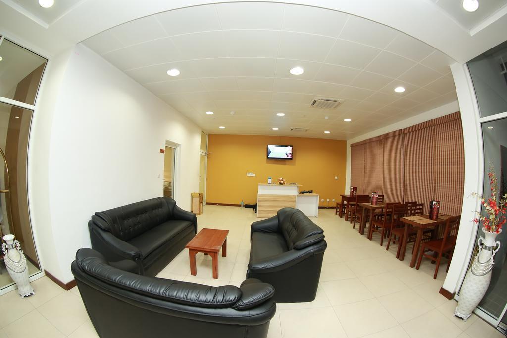 Kdu Hotel Boralesgamuwa Exterior photo